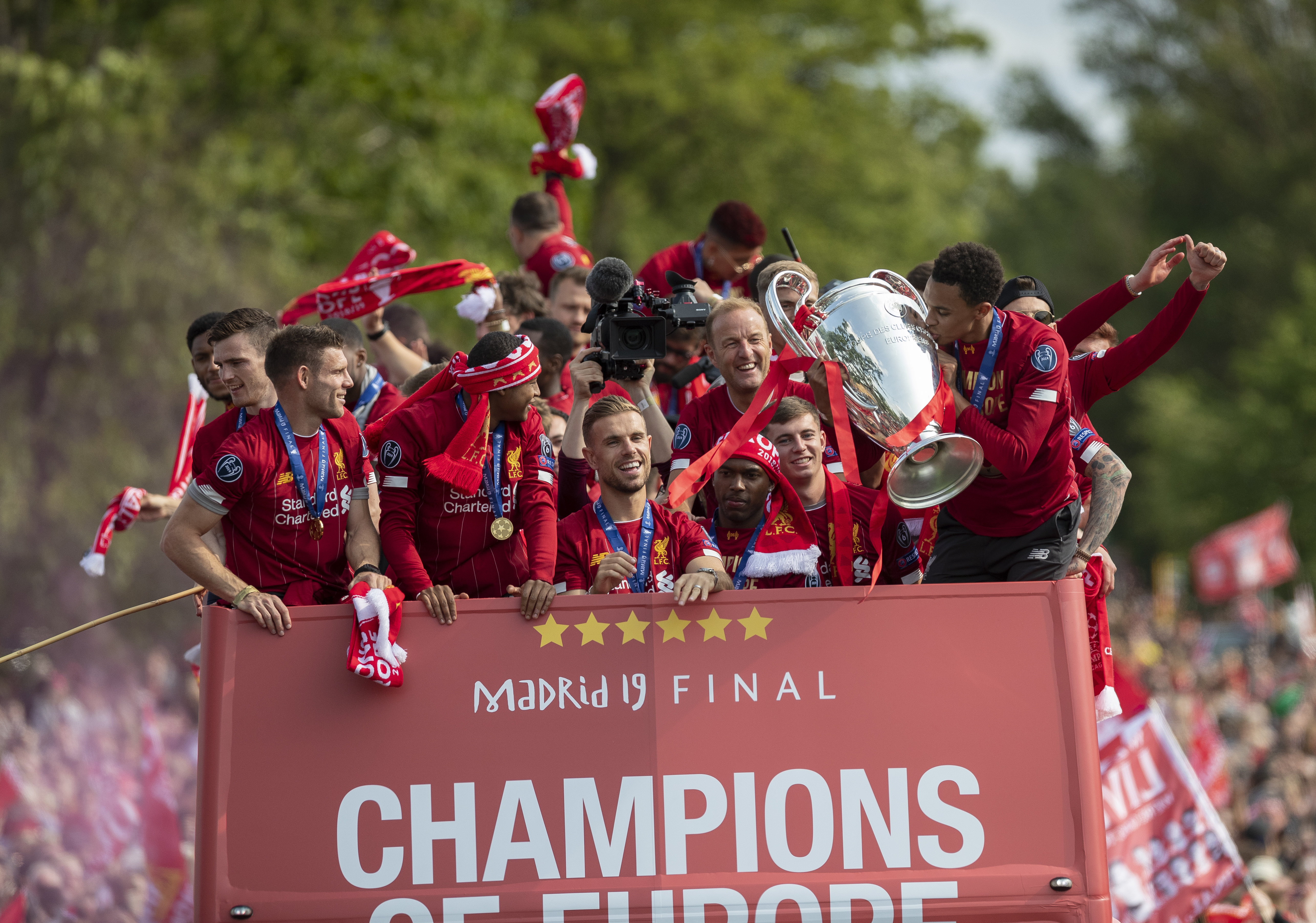 国米意甲对阵科莫10连胜，近6场全部零封取胜创纪录（国米对科莫豪取意甲10连胜，近6战全零封刷新纪录）